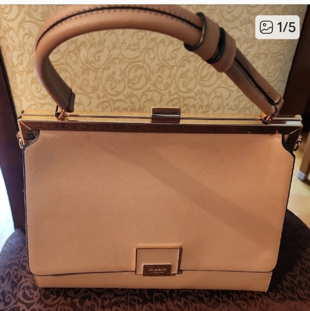 💕:Chic Beige Structured Satchel – Gold Detail ✨ - Picture 6 of 6